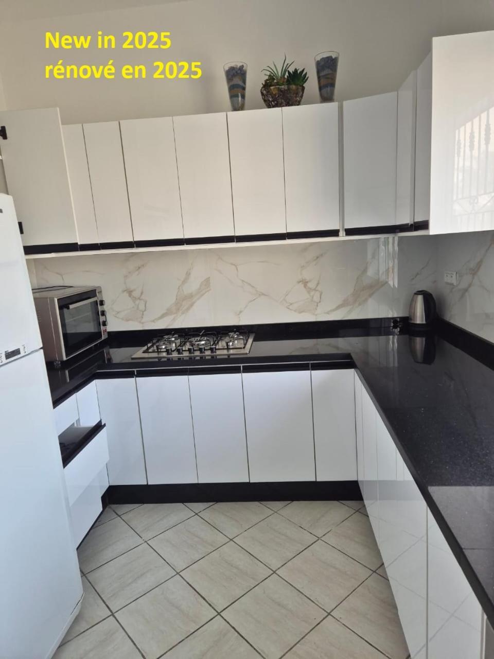 Stylish Duplex - Ocean View - Airport - Wifi - Renovated 2025 - 24H Reception Apartment Jbila ภายนอก รูปภาพ